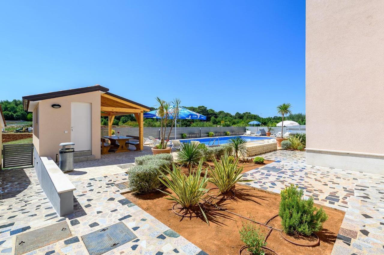 Stancija Amorozo 5 Poreč Exterior foto